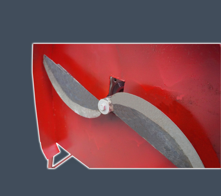 Lưỡi dao của máy băm chuối nghiêng Takyo TK 55 làm bằng thép rèn công nghiệp